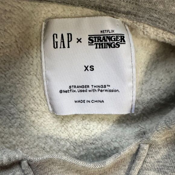 Gap x Stranger Things Adult Upside Down Gap Logo Hoodie Heather Grey Size XS - Picture 4 of 12